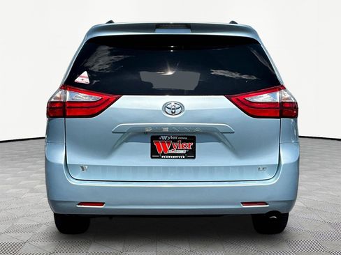Used 2015 Toyota Sienna LE FWD image 5