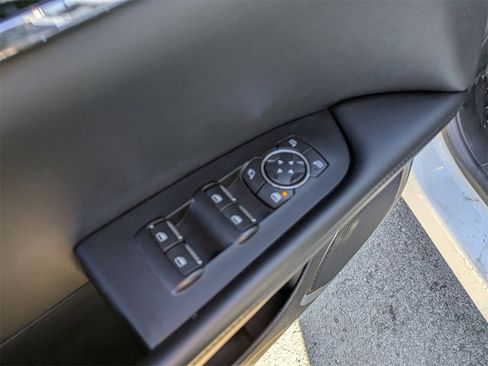 Used 2022 Lincoln Nautilus Reserve image 12