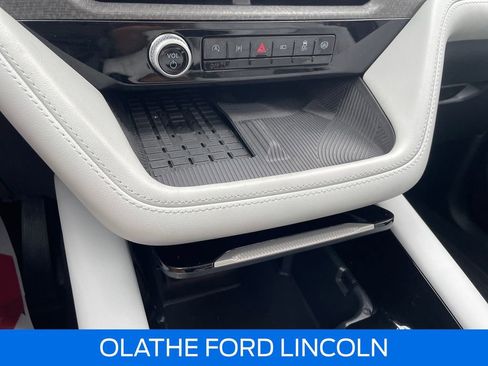 Used 2025 Ford Explorer Platinum w/ LUX Leather Package image 15