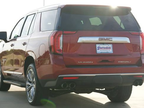 Used 2021 GMC Yukon Denali w/ LPO, Illumination Package AWD/4WD image 7