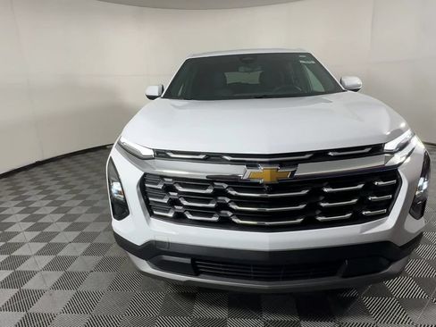 New 2026 Chevrolet Equinox LT w/ Convenience Package II FWD image 4