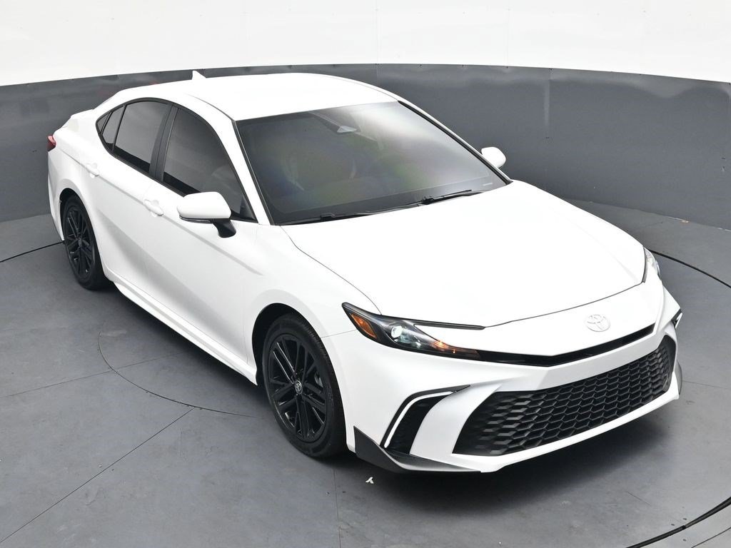 Used 2026 Toyota Camry SE FWD image 21