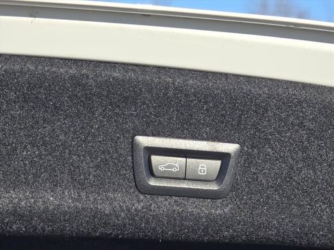 Used 2025 BMW 330i Sedan image 14