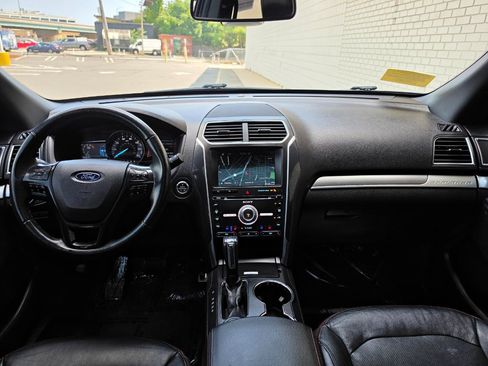 Used 2018 Ford Explorer Sport w/ Equipment Group 401A AWD/4WD image 17