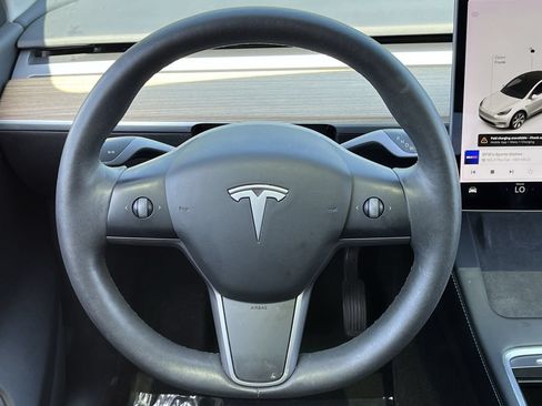Used 2021 Tesla Model Y Long Range AWD/4WD image 11