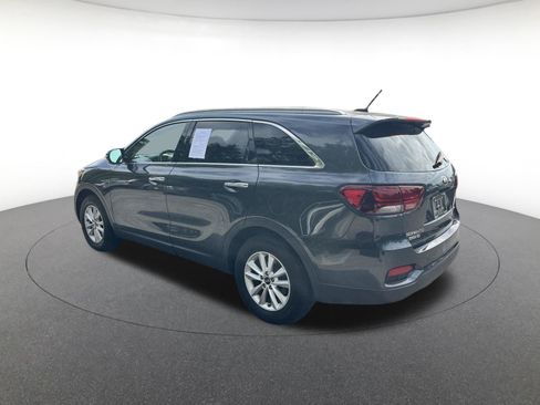 Used 2020 Kia Sorento LX w/ LX I4 Convenience Package FWD image 3