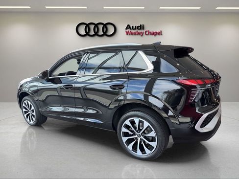 New 2026 Audi Q3 quattro 2.0T AWD/4WD image 2