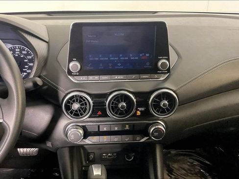 Used 2025 Nissan Sentra SV FWD image 8