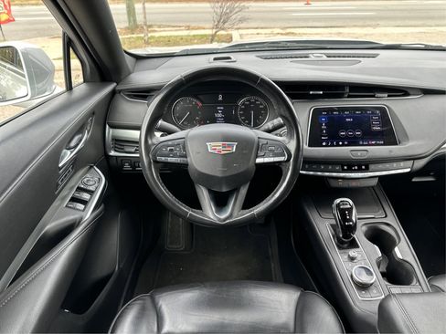 Used 2020 Cadillac XT4 Premium Luxury image 15