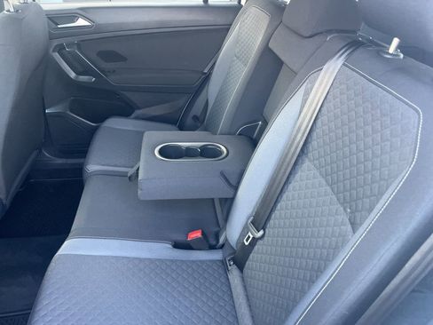 Used 2021 Volkswagen Tiguan S image 11