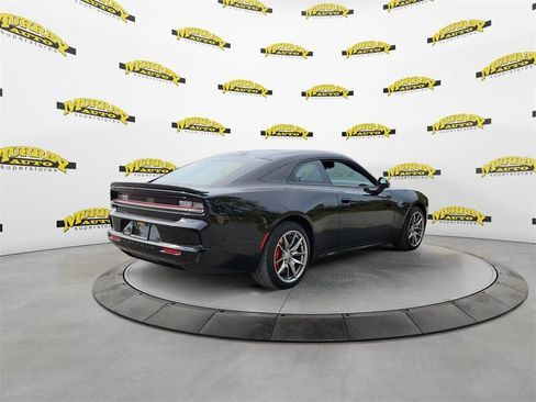 Used 2025 Dodge Charger Daytona Scat Pack w/ Track Pack image 4