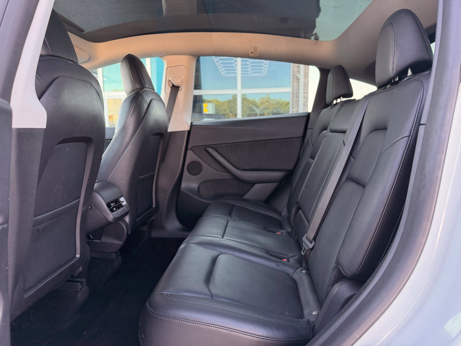 Used 2022 Tesla Model Y Long Range AWD/4WD image 17