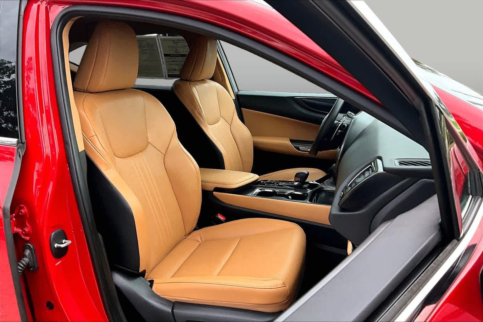 Used 2025 Lexus NX 250 FWD w/ Accessory Package (Z2) image 9