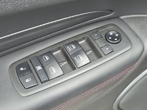 Used 2021 Dodge Durango R/T w/ Technology Group AWD/4WD image 25