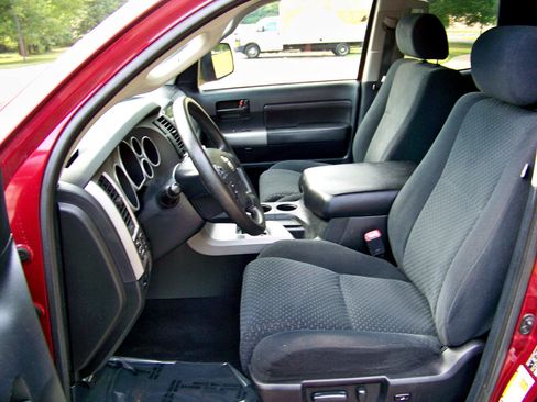 Used 2010 Toyota Tundra 4x4 Double Cab image 11