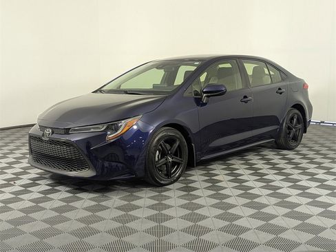 Used 2022 Toyota Corolla LE w/ Carpet Mat Package (TMS) image 9