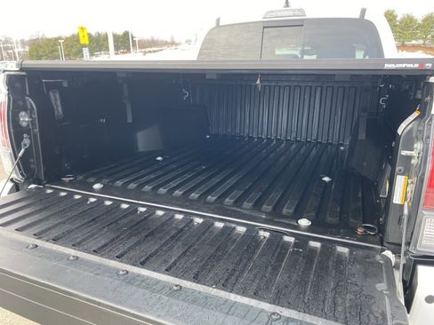 Used 2023 Toyota Tacoma TRD Sport w/ Technology Package image 19