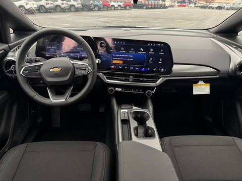 New 2026 Chevrolet Equinox EV LT image 10
