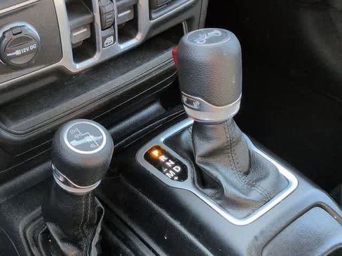 Used 2018 Jeep Wrangler Unlimited Sport S AWD/4WD image 30