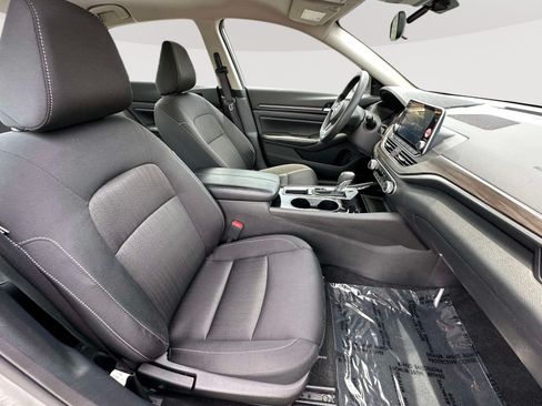 Used 2024 Nissan Altima 2.5 SV FWD image 26