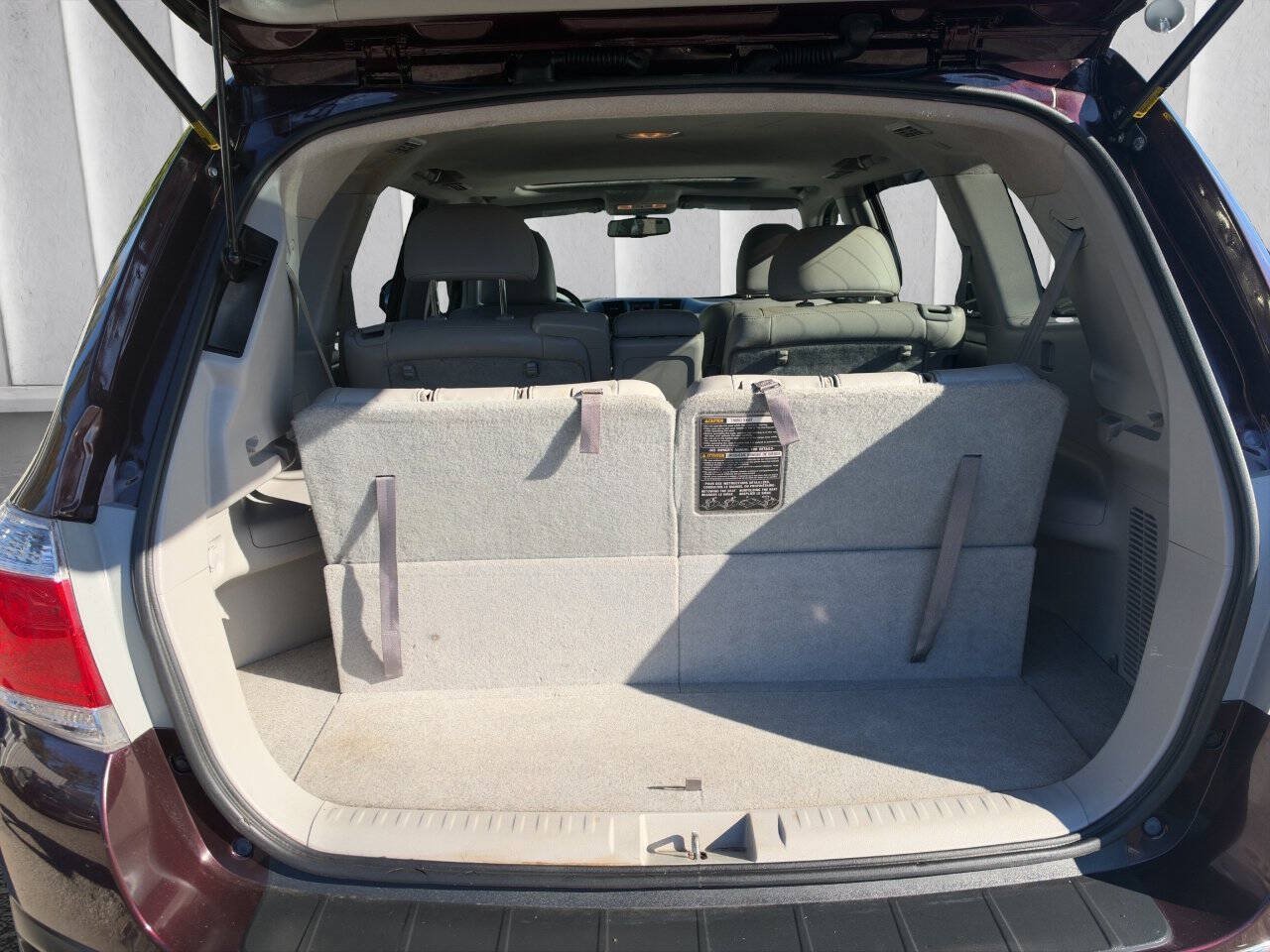 Used 2012 Toyota Highlander SE w/ Tow Pkg AWD/4WD image 20