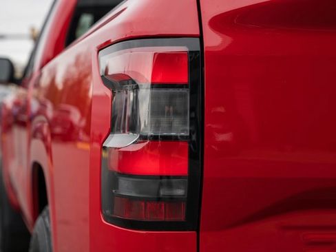 Used 2023 Nissan Frontier SV w/ Technology Package image 7