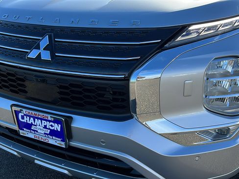 Used 2024 Mitsubishi Outlander SEL image 9