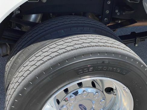 Used 2022 Ford F450 Platinum w/ FX4 Off-Road Package AWD/4WD image 32
