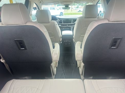 Used 2023 Buick Enclave Avenir w/ Avenir Technology Package image 8