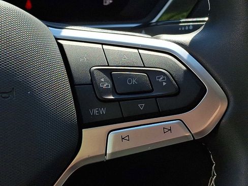 Used 2023 Volkswagen Tiguan SE w/ Panoramic Sunroof Package FWD image 20