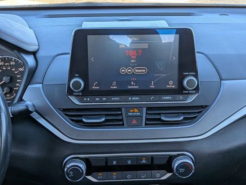 Used 2023 Nissan Altima 2.5 SR image 14