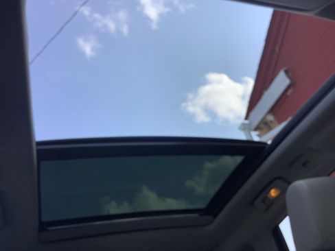 Used 2015 Cadillac SRX Luxury w/ Driver Awareness Package image 22