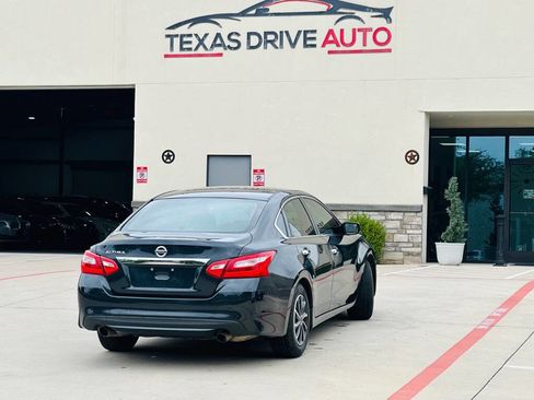 Used 2017 Nissan Altima 2.5 S w/ Power Driver Seat Package FWD image 9