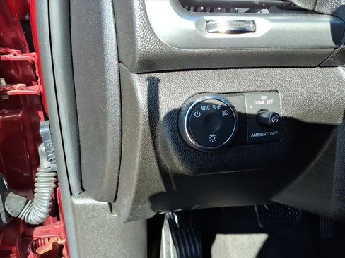 Used 2016 GMC Acadia SLE image 23