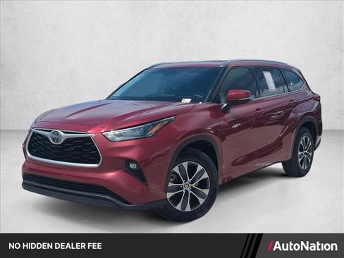 Certified 2020 Toyota Highlander XLE FWD image 1