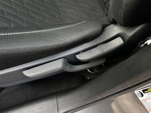 Certified 2021 Nissan Kicks S image 22