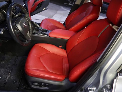 Used 2022 Toyota Camry XSE image 19