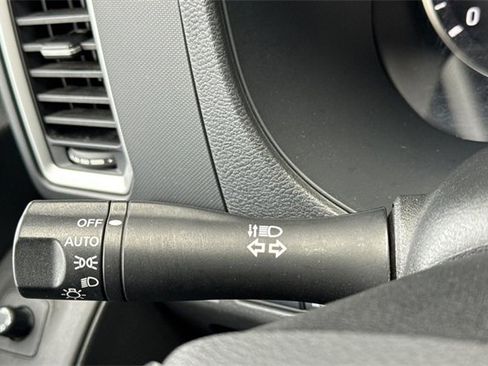 Used 2023 Nissan Frontier SV image 37