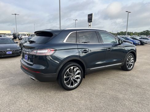 Used 2022 Lincoln Nautilus Reserve w/ Equipment Group 201A FWD image 2