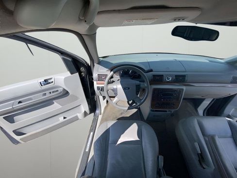 Used 2004 Ford Freestar Limited FWD image 31