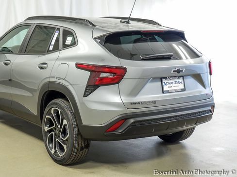 New 2026 Chevrolet Trax RS w/ Driver Confidence Package FWD image 7