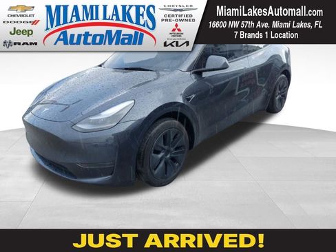 Used 2025 Tesla Model Y Long Range image 1