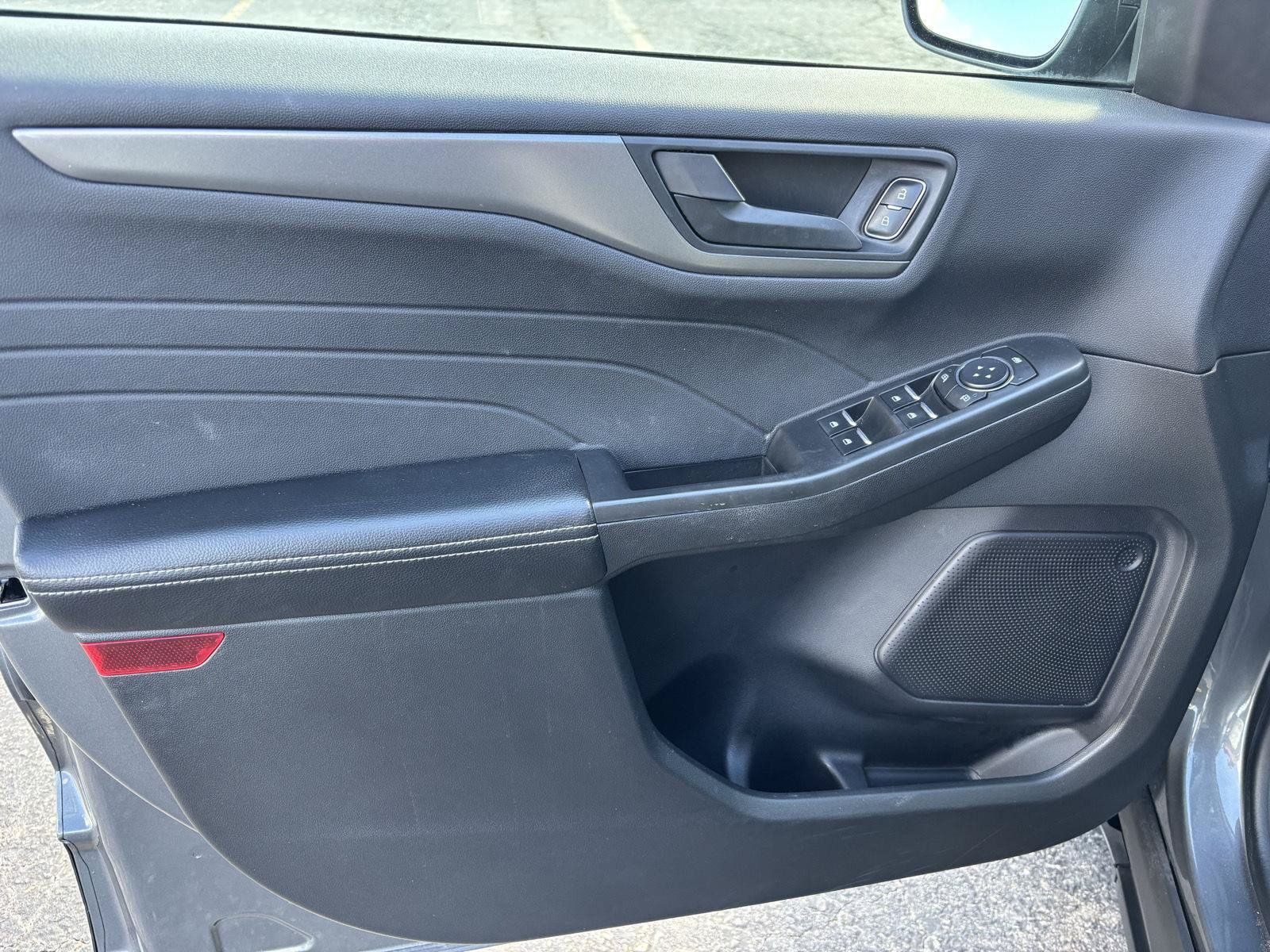 Used 2023 Ford Escape Active AWD/4WD image 15