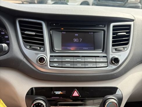Used 2016 Hyundai Tucson SE FWD image 16