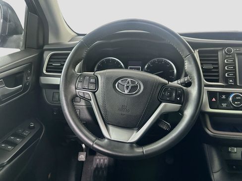 Used 2016 Toyota Highlander Limited FWD image 18