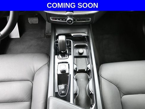Used 2025 Volvo XC60 B5 Plus AWD/4WD image 16