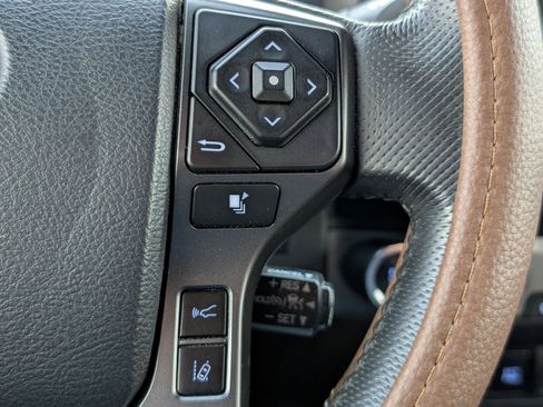 Used 2019 Toyota Tacoma TRD Sport image 21