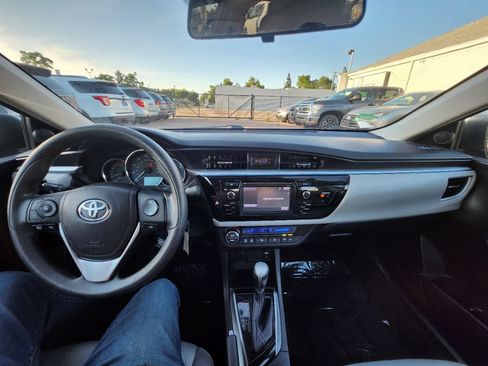 Used 2016 Toyota Corolla LE FWD image 14