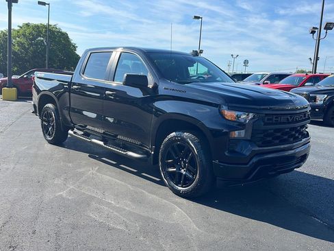 Used 2024 Chevrolet Silverado 1500 Custom w/ Turbomax Blackout Package AWD/4WD image 7