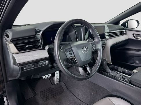 Certified 2025 Toyota Camry SE image 9